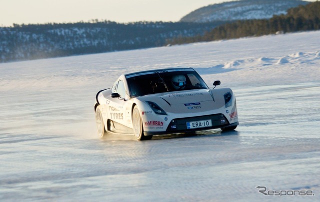 ノキアンタイヤを装着したフィンランドのEV、E-RAによる氷上最高速チャレンジ