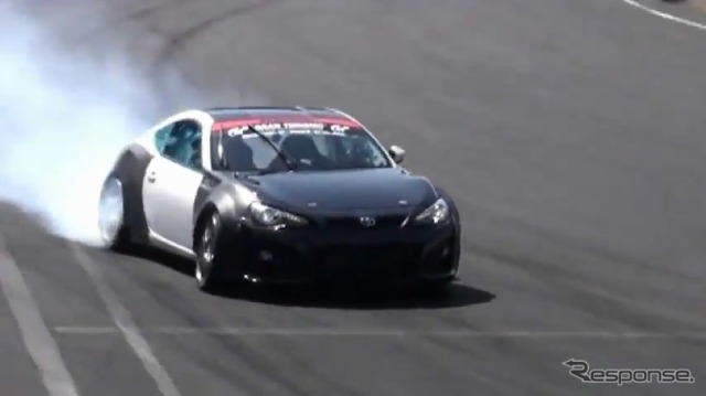トヨタ86にレクサスIS-Fの5.0リットルV8を移植した織戸学選手のD1マシン