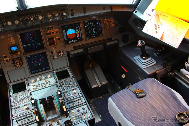 アル・ジャービル・アビエーションのエアバスA318エリート(ACJ318)のコックピット