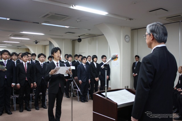富士通テン入社式、重松社長「指示待ちではなく、改革推進を目指そう」