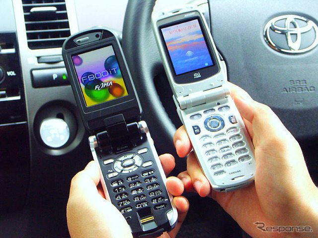 「やめられない」からブルートゥース…運転中の携帯電話、調査
