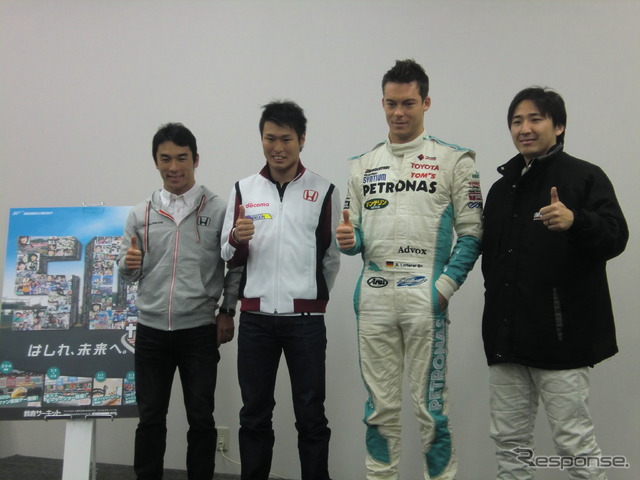左から、今季終盤に参戦予定の佐藤琢磨、初優勝を目指す塚越広大、連覇を期すロッテラー、王座奪還を狙う松田次生(3月4日の鈴鹿第0戦にて)。