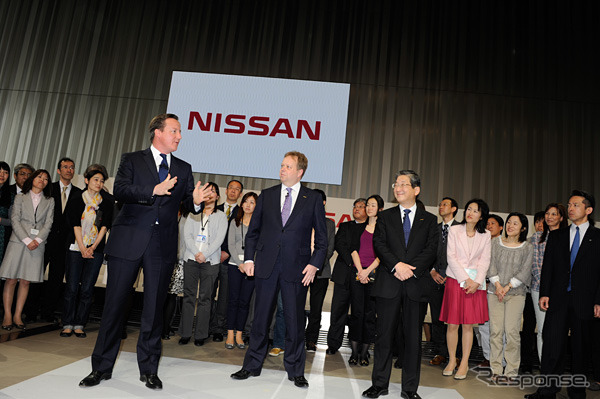 キャメロン首相日産本社訪問(4月10日)