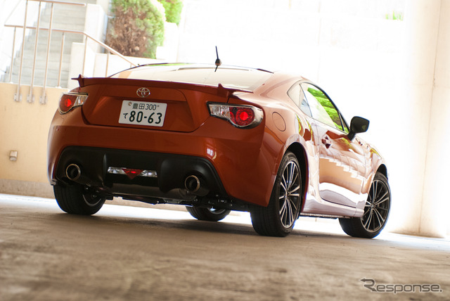 トヨタ86GT“Limited”、オレンジメタリック/ブラック