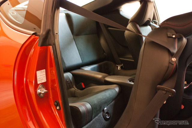 トヨタ86GT“Limited”、オレンジメタリック/ブラック