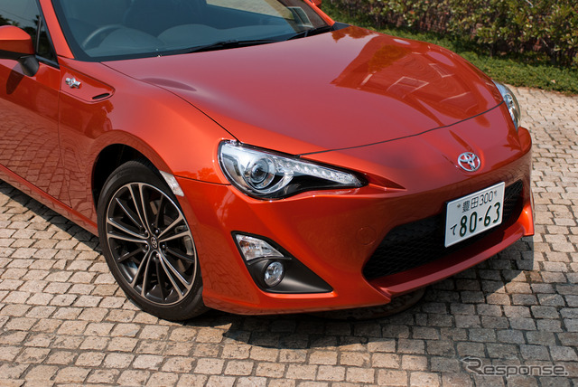 トヨタ86GT“Limited”、オレンジメタリック/ブラック