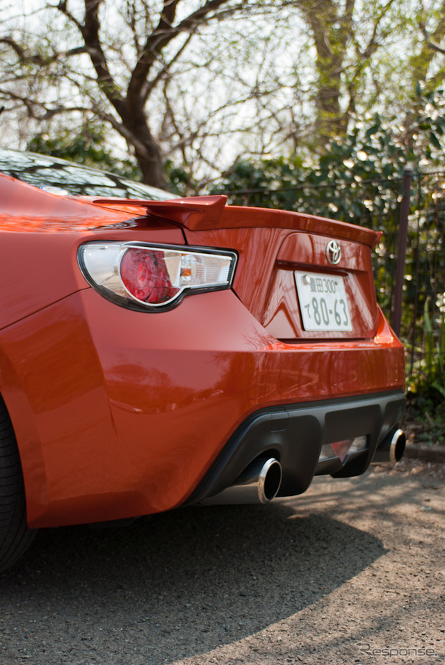 トヨタ86GT“Limited”、オレンジメタリック/ブラック