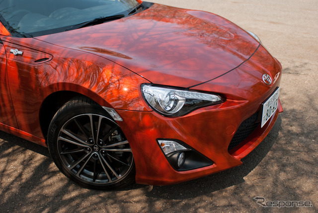 トヨタ86GT“Limited”、オレンジメタリック/ブラック