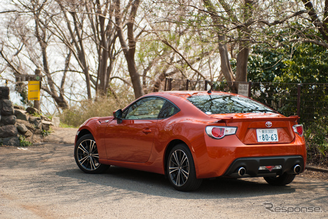 トヨタ86GT“Limited”、オレンジメタリック/ブラック