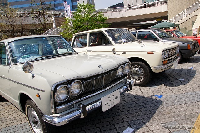 東京・品川に集結したダットサンなどの旧車45台。午後には街をパレード走行した。