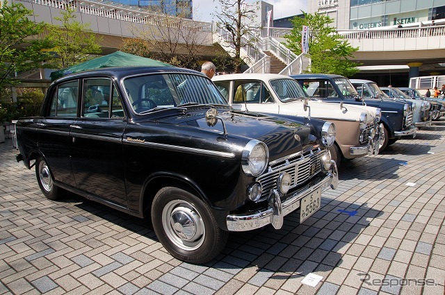 東京・品川に集結したダットサンなどの旧車45台。午後には街をパレード走行した。