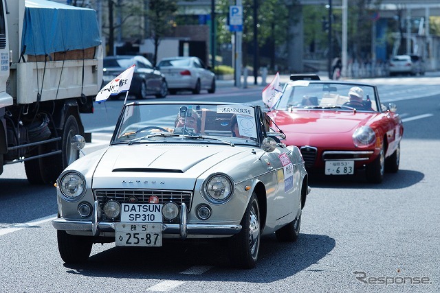 東京・品川に集結したダットサンなどの旧車45台。午後には街をパレード走行した。