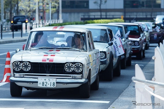 東京・品川に集結したダットサンなどの旧車45台。午後には街をパレード走行した。