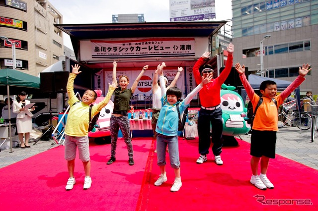 交通安全イベントで公開されたムジコロジー! 体操