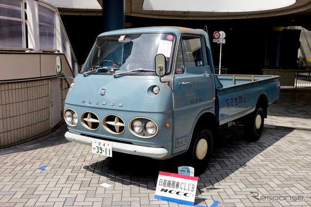 東京・品川に集結したダットサンなどの旧車45台。午後には街をパレード走行した。
