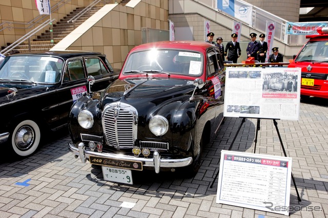 東京・品川に集結したダットサンなどの旧車45台。午後には街をパレード走行した。