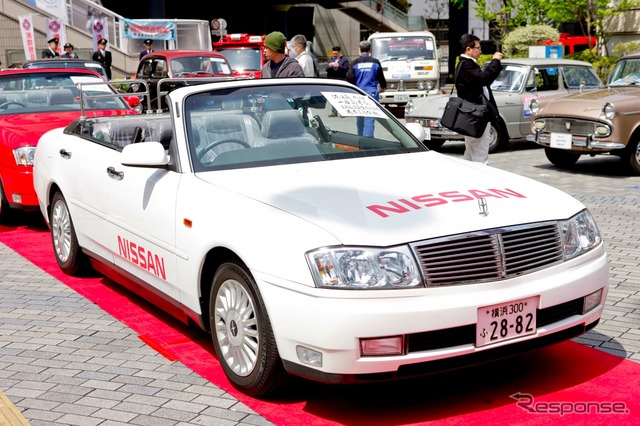 東京・品川に集結したダットサンなどの旧車45台。午後には街をパレード走行した。