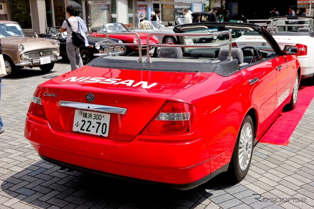 東京・品川に集結したダットサンなどの旧車45台。午後には街をパレード走行した。