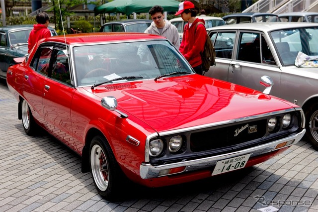 ダットサン、日産の名車がずらりと並んだ