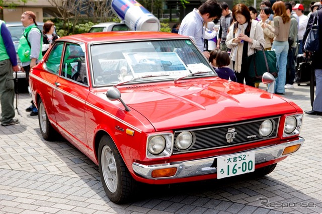 ダットサン、日産の名車がずらりと並んだ