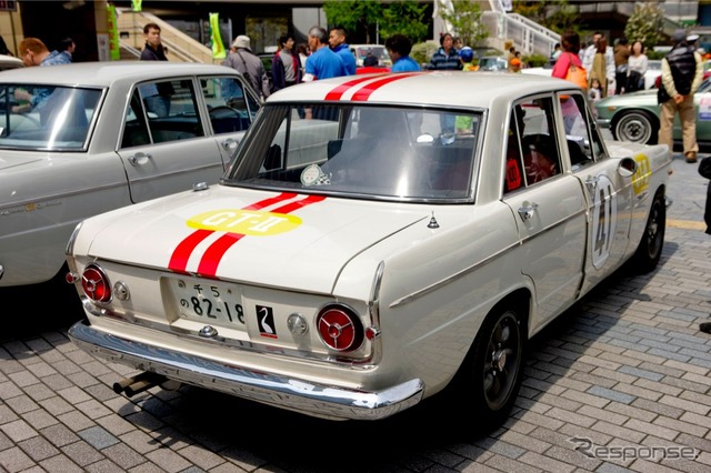 ダットサン、日産の名車がずらりと並んだ