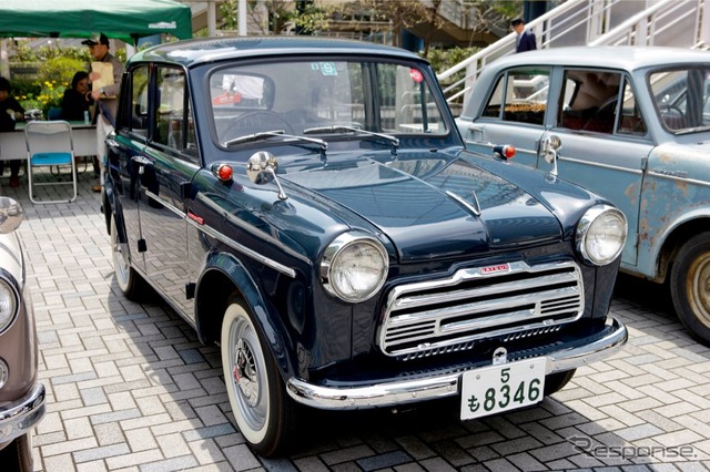 ダットサン、日産の名車がずらりと並んだ