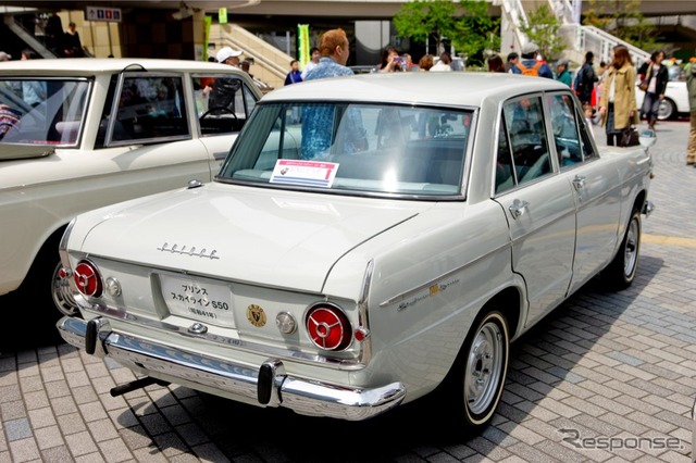 ダットサン、日産の名車がずらりと並んだ