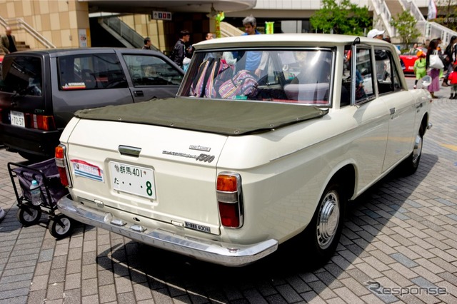 ダットサン、日産の名車がずらりと並んだ