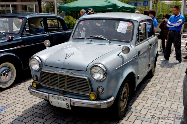 ダットサン、日産の名車がずらりと並んだ