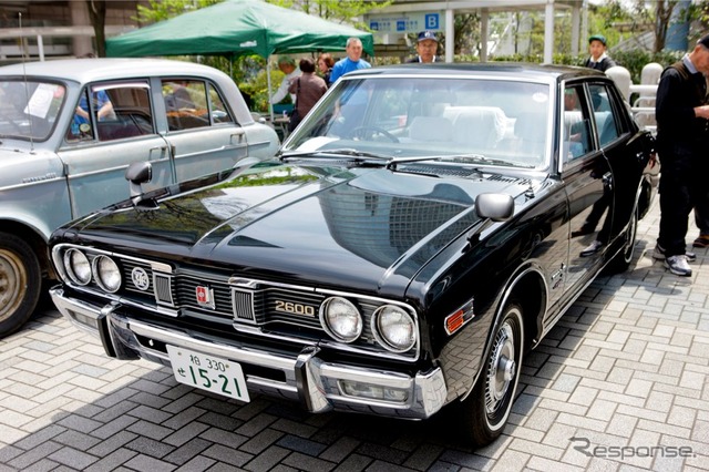 ダットサン、日産の名車がずらりと並んだ