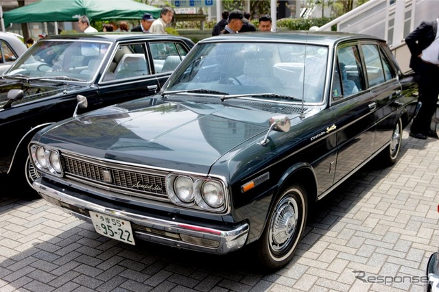 ダットサン、日産の名車がずらりと並んだ