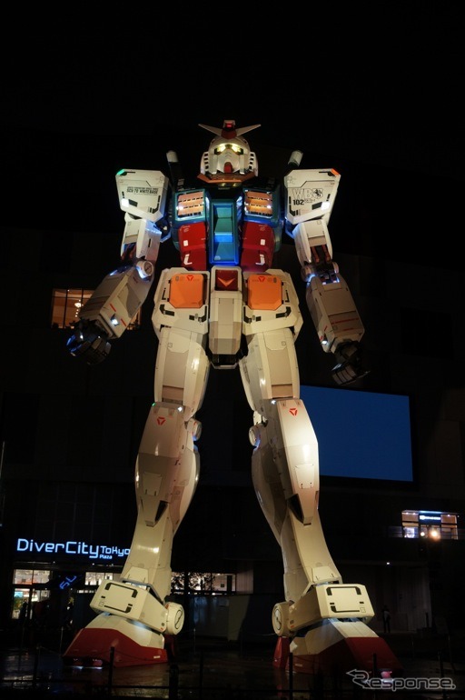 東京・お台場に登場した実物大ガンダム