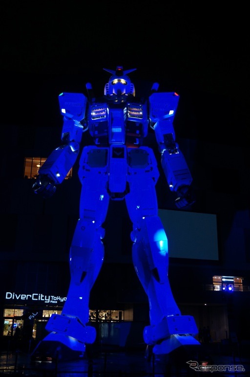 東京・お台場に登場した実物大ガンダム