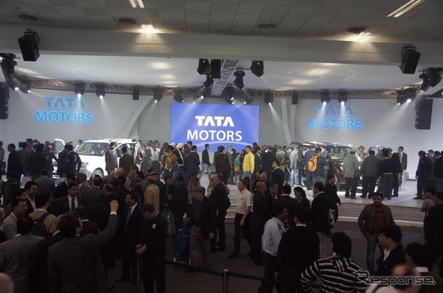 タタモーターズ、プレスカンファレンスのようす(デリーモーターショー12)