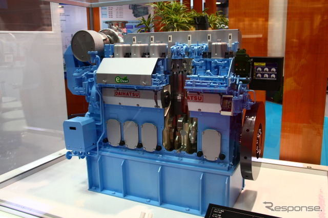 ダイハツディーゼルが展示した環境対応型ディーゼル発電機関・6DE-18