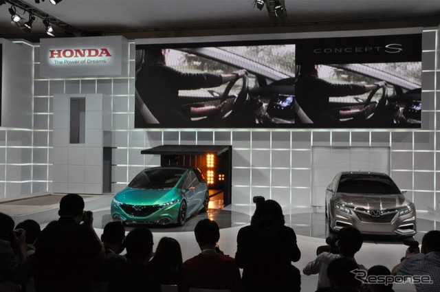 ホンダのプレスカンファレンス(北京モーターショー12)