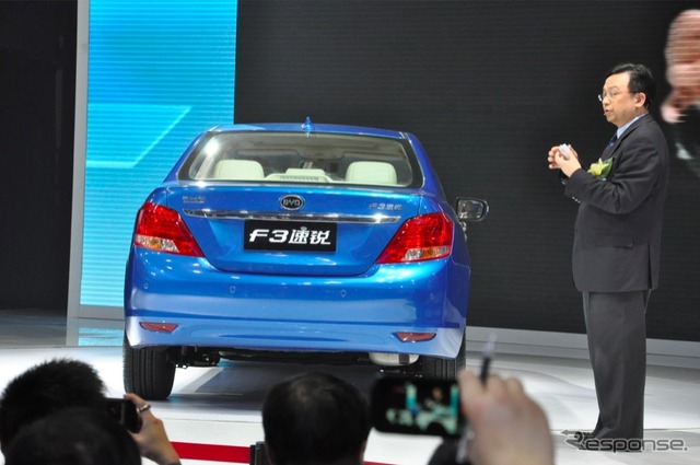 BYDブース、カンファレンスのようす(北京モーターショー12)
