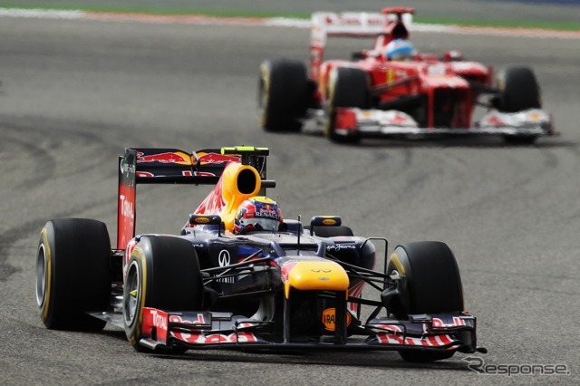 ウェバー（レッドブル、手前。F1バーレーンGP）