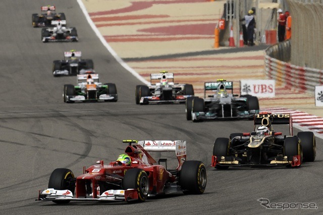 アロンソ（フェラーリ、写真先頭。F1バーレーンGP）
