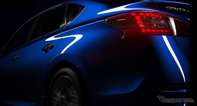 新型日産セントラのティーザー画像