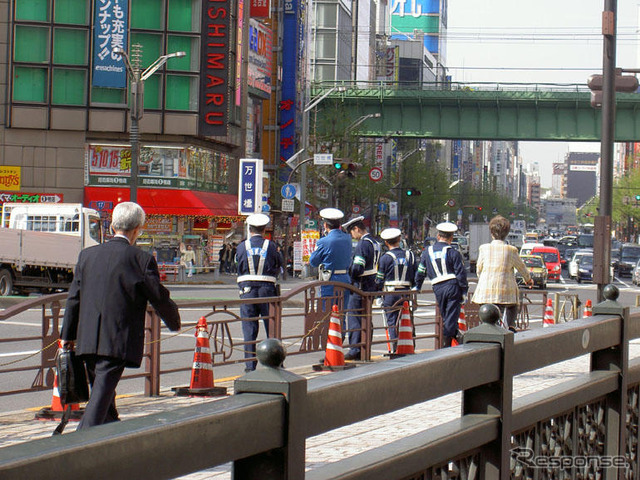 11月1日、「車内ケータイ」一斉取締り開始!