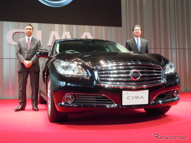 日産自動車 新型シーマ発表会