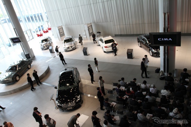 日産シーマ新型発表(横浜、日産ギャラリー)