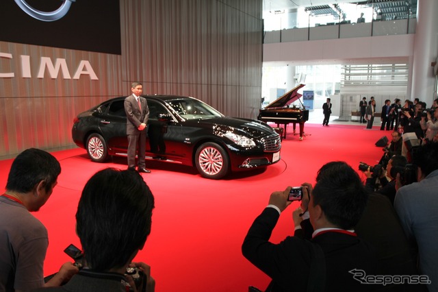 日産シーマ新型発表