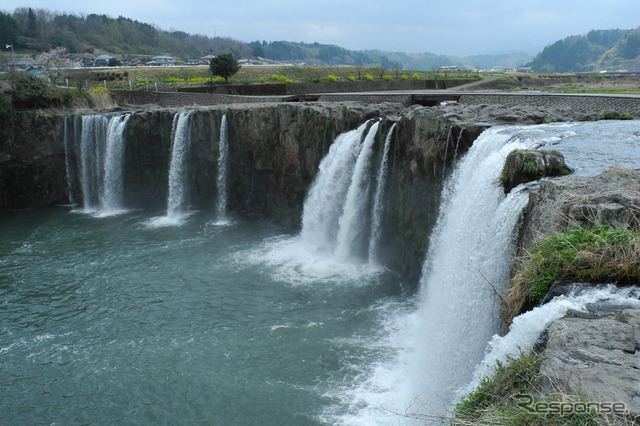 原尻の滝(大分県豊後大野市)