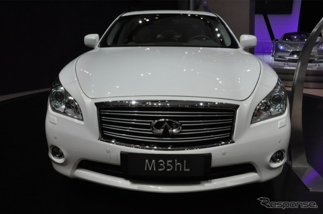 インフィニティM35hL(北京モーターショー12)