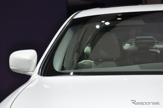 インフィニティM35hL(北京モーターショー12)