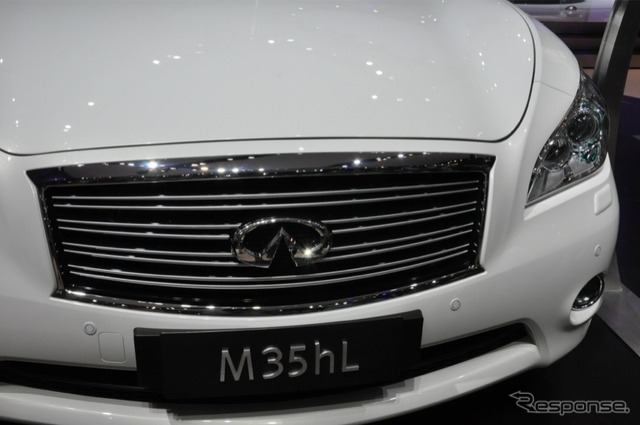 インフィニティM35hL(北京モーターショー12)