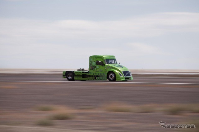 236.577km/hの最高速を計測したボルボのハイブリッドトラック、MEAN GREEN