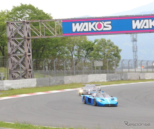 マセラティMC12もサーキット走行を楽しんだ